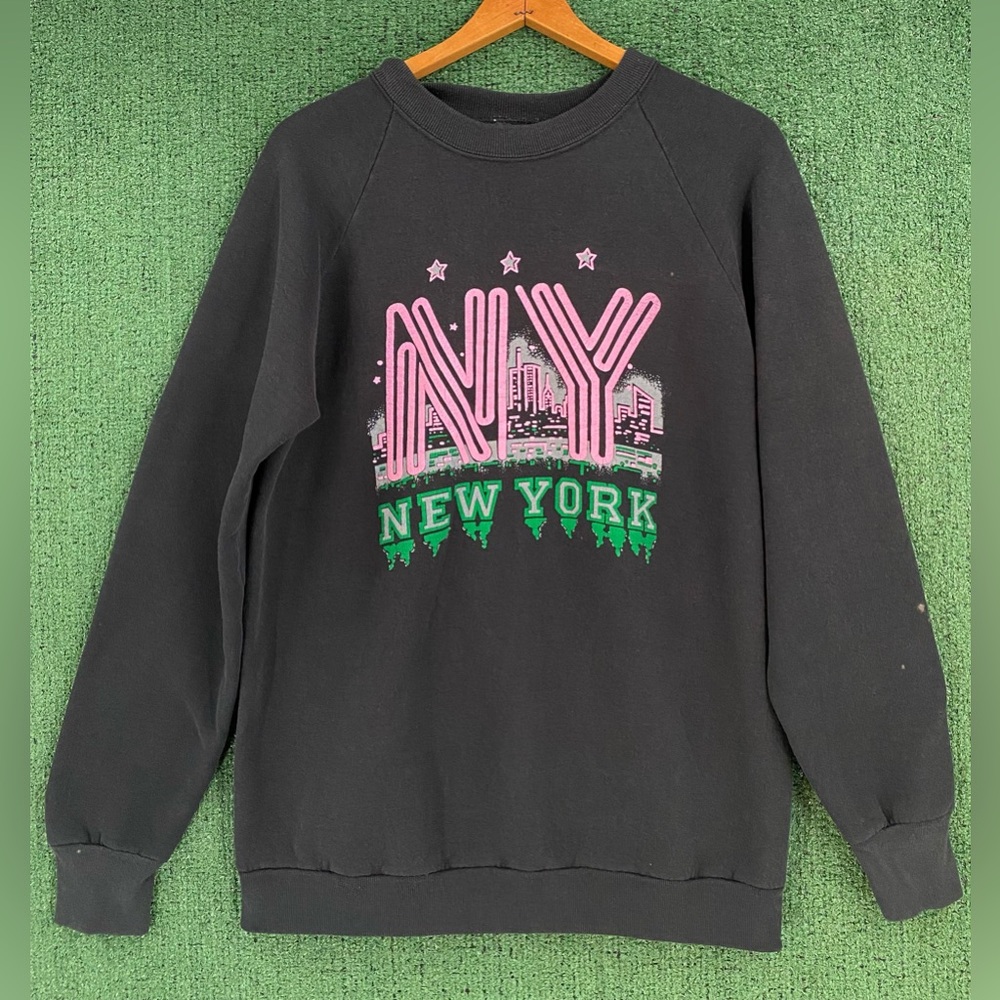 VTG 90’s New York NYC Skyline Cityscape Sweatshirt Women’s Size Medium USA Made